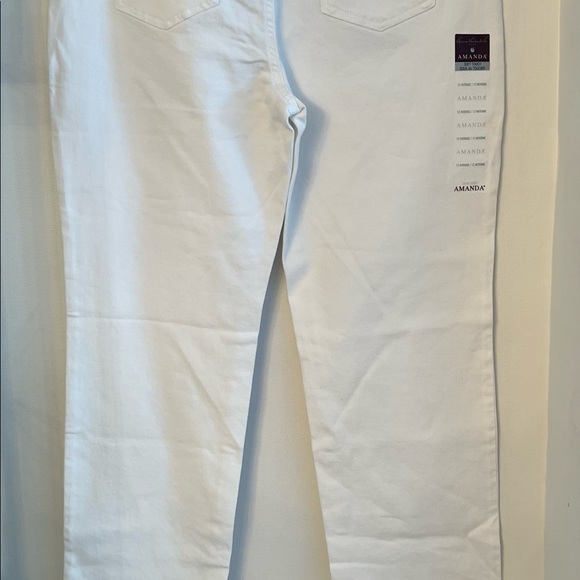 Gloria Vanderbilt Slimming White Jeans 🦋 - Picture 3 of 6